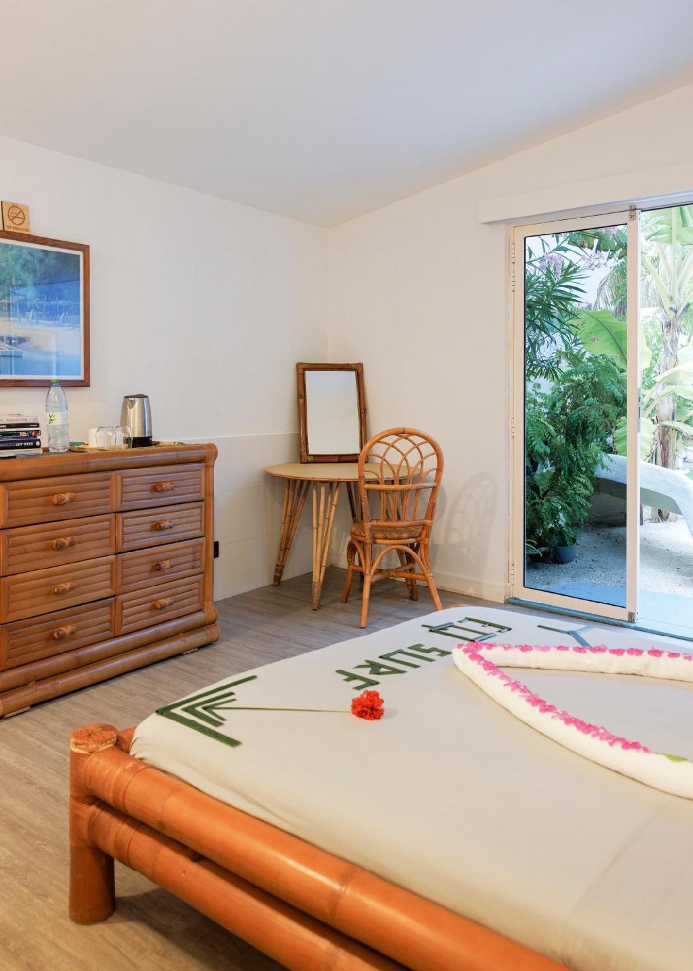 Eq Surf Retreat Hotel Muli Kültér fotó